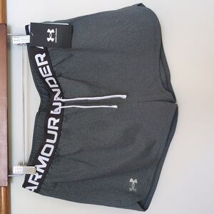 Girls XL Under Armour Gray Loose Athletic Shorts Elastic Waistband Quick Drying